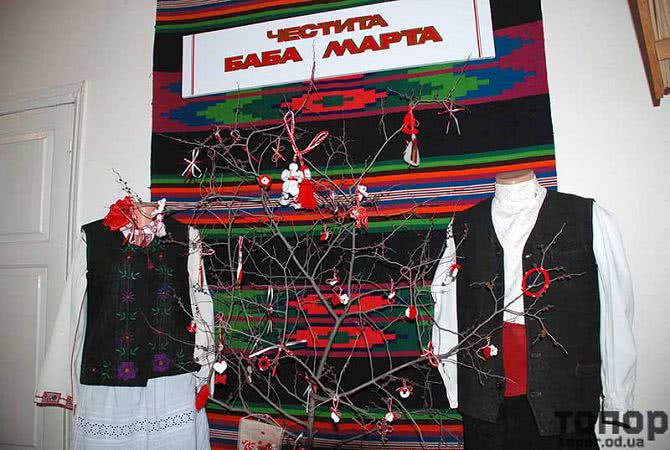 Как в Болграде мартеницы дарили (фоторепортаж)