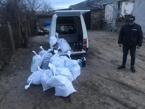 В продуктовом магазине в Одесской области нашли 800 литров «паленого» алкоголя. Фото, видео