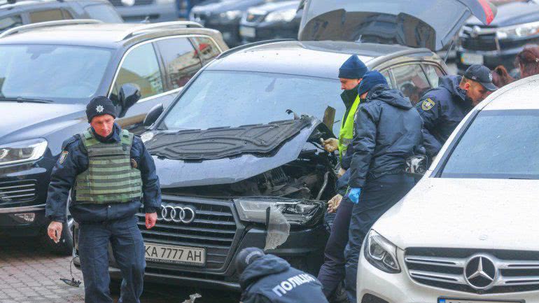 В Киеве гранатой "подорвали" машину Турчинова