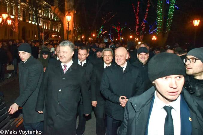 Как Порошенко с Трухановым по Приморскому бульвару гуляли (фото)