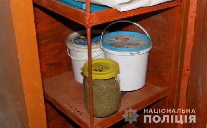 В Измаиле правоохранители разоблачили пенсионера, хранившего обрез ружья и марихуану