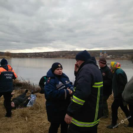В Одесской области мужчина провалился под лед (фото)