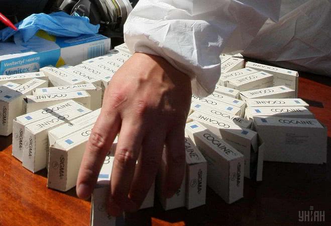 В одеському порту «Южний» правоохоронці затримали на судні близько 200 кг кокаїну