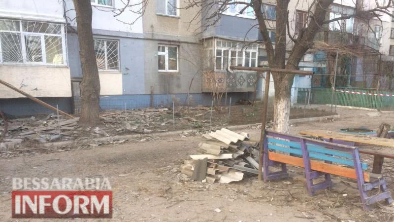 Поваленные деревья, крыши и остановка: шквальный ветер наделал немало бед в Белгород-Днестровском и районе (фотофакт)