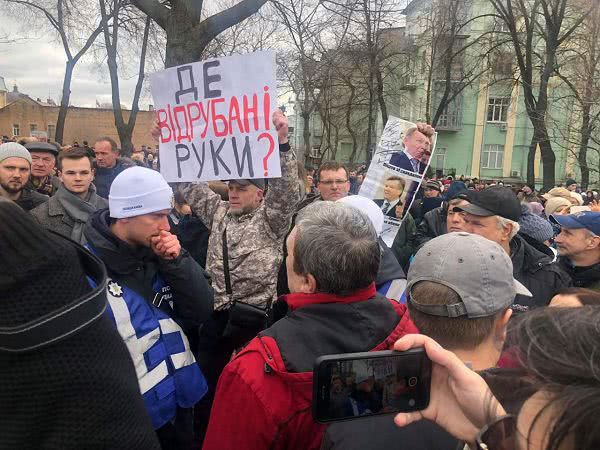 Порошенко заявил, что его оппоненты хотят сорвать выборы путем майдана