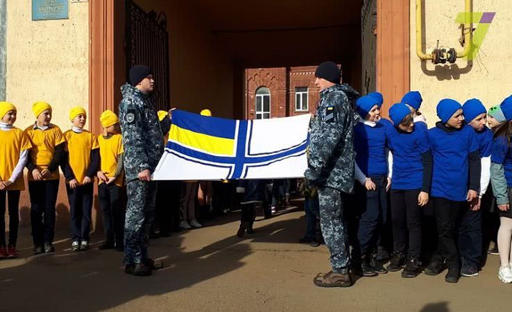 «Ждем вас домой!»: в Одессе прошел флешмоб в поддержку пленных украинских моряков (фото)