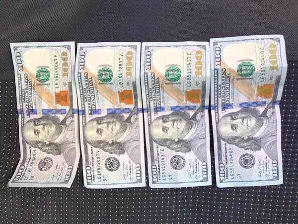 Жители Одесской области предлагали взятку пограничнику за беспрепятственную контрабанду сигарет. Фото