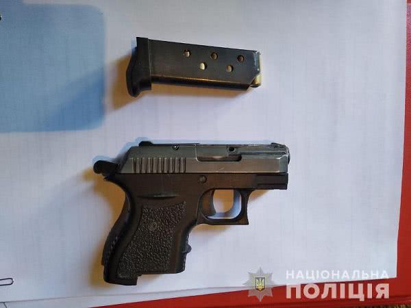 Гранаты, пистолеты, патроны и наркотики: В Измаиле прошли санкционированные обыски