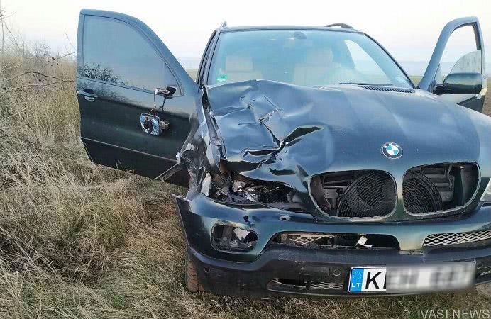 В Одесской области пьяный водитель BMW сбил двух женщин и скрылся с места ДТП