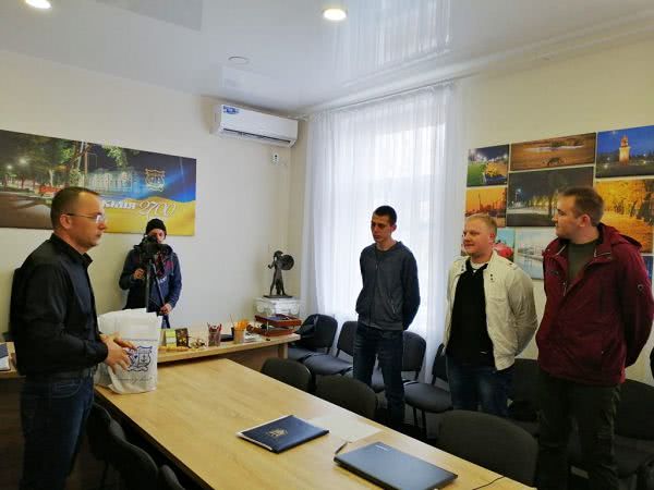 В Килии торжественно провели в армию призывников