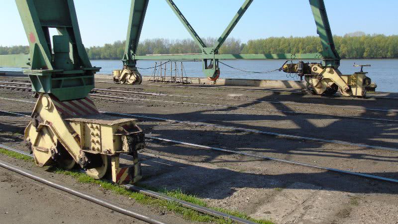 В Измаильском морском порту планируют капитально отремонтировать подкрановые пути двух причалов
