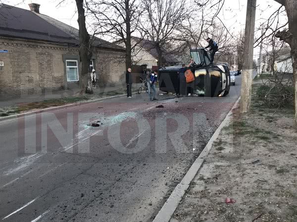 В Измаиле в результате ДТП перевернулась маршрутка с пассажирами, есть пострадавшие