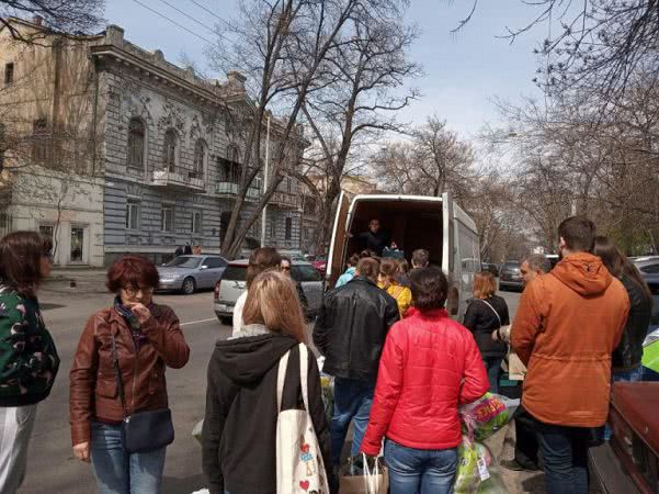 Экомаршрут в Одессе: собранный пластик пойдет на латку дорожных ям