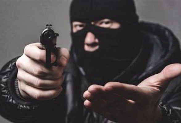 В Одеській області побили та пограбували пенсіонерку