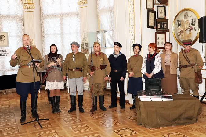 Труханов и красноармейцы: в одесском музее с помпой презентовали новую книгу (фото)