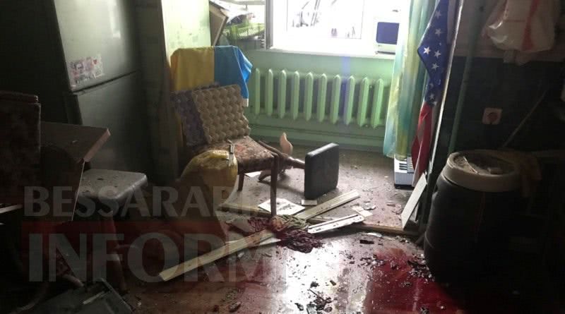 Появились фото с места взрыва на первом этаже многоэтажки в Измаиле