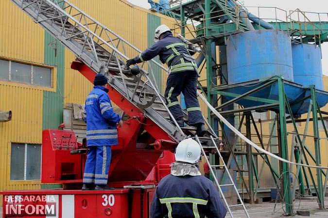 Масштабные учения: по легенде, в Измаиле "горит маслоэкстракционный завод"