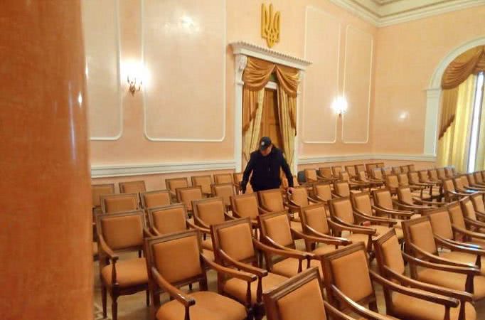 Из Одесской мэрии всех эвакуировали: ищут бомбу