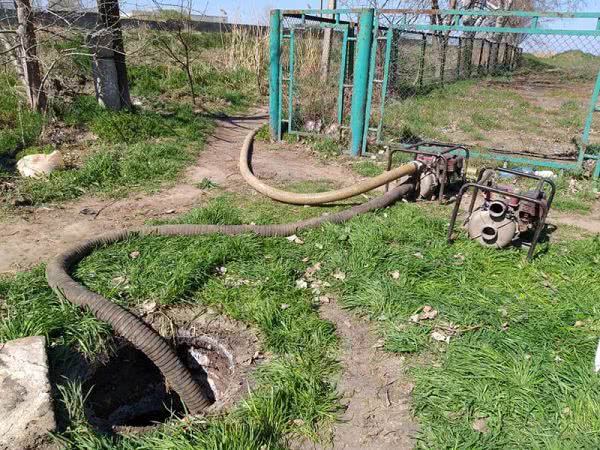 В Белгороде-Днестровском ремонтируют аварийный коллектор