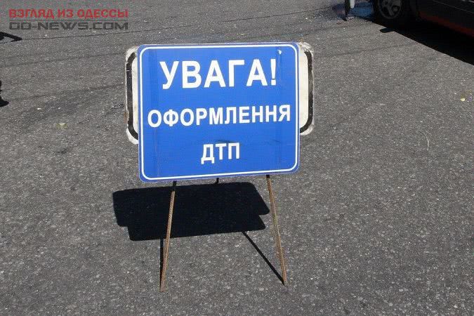 В Одессе пьяная девушка за рулем пыталась «замять» ситуацию с ДТП