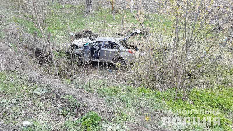 В Одесской области автомобиль слетел в кювет: один человек погиб, двое пострадали. Фото