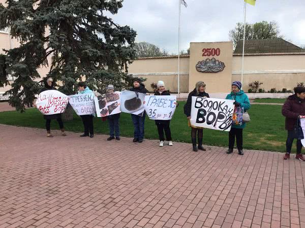 Сессия горсовета в Белгород-Днестровском началась со скандалов и акции протеста