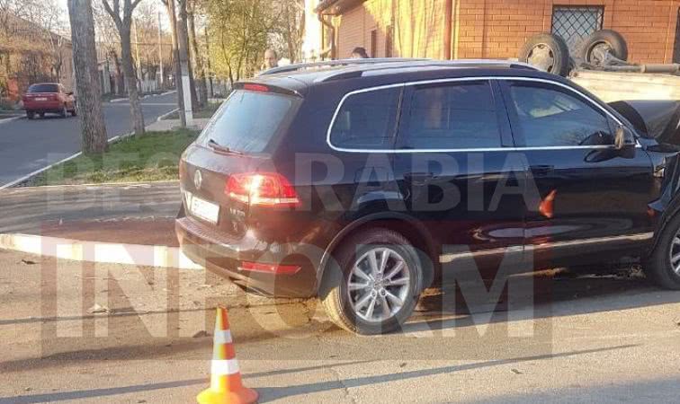 В Измаиле в результате ДТП перевернулась маршрутка с пассажирами, есть пострадавшие
