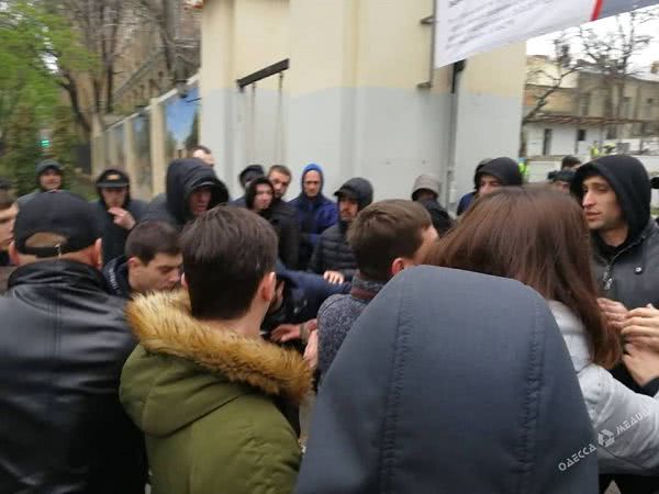 Провокаторы пытаются сорвать работы по возрождению Летнего театра