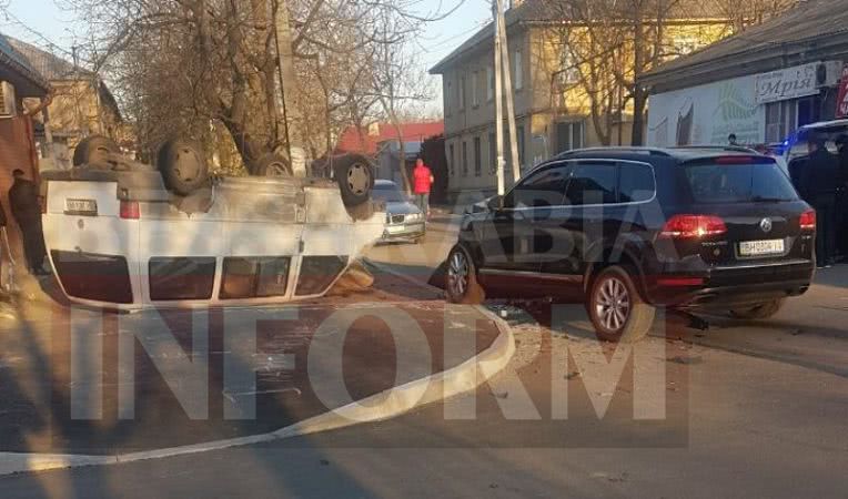 В Измаиле в результате ДТП перевернулась маршрутка с пассажирами, есть пострадавшие