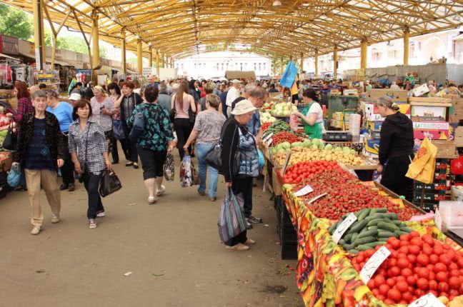 Лук и вода подорожали, а мясо подешевело: как изменились цены на продукты питания в Одесской области