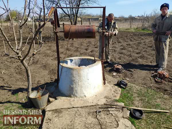 Килийские спасатели достали тело пенсионера из колодца, в который он сиганул на второй день своего Дня рождения