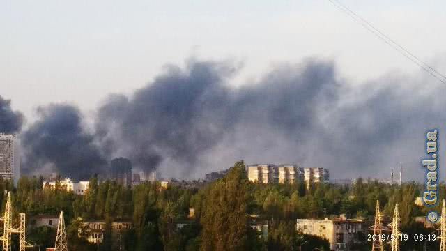 На Люстдорфской дороги случился пожар на бывшем военном складе