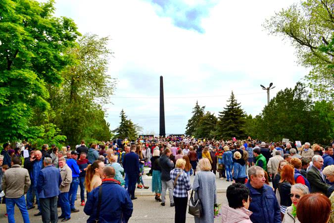 Живой коридор, митинг-реквием, выставка и праздничный концерт: в Белгород-Днестровском отметили День Победы