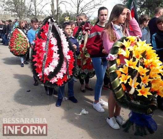 Килийский район в трауре: в Приозерном сегодня простились с погибшим на Донбассе морпехом Денисом Козьмой