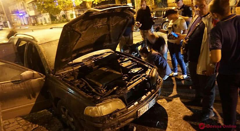 В Одесі невідомі підпалили автомобіль активіста «Дорожнього контролю»