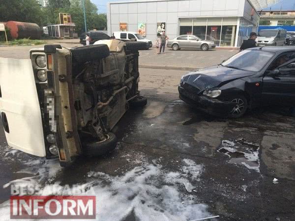 ДТП в Аккермане: «Жигули», не пропустившее «Daewoo», перевернуло на бок от удара