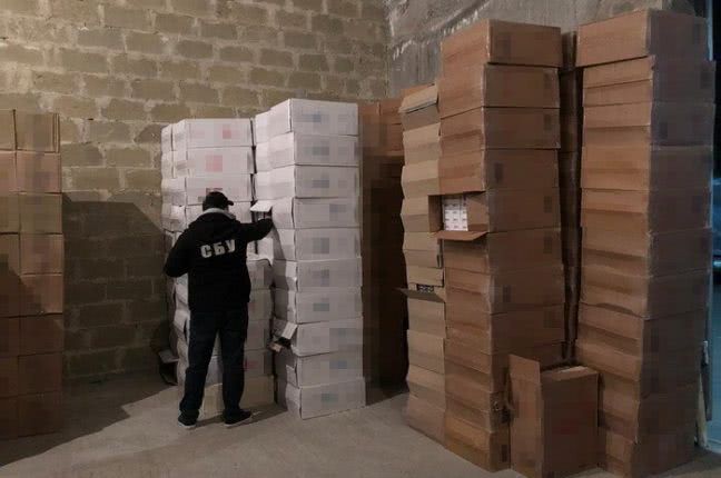 В Одесской области перехватили фуру с контрабандными сигаретами на 3 миллиона (фото)