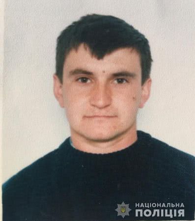 На Одещині поліція розшукує чоловіка, який обстріляв авто з поліцейським