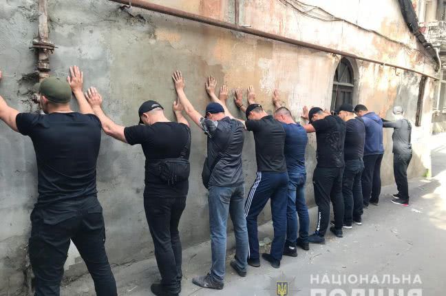 Криминальная Одесса: людей пытались выселить из собственной квартиры