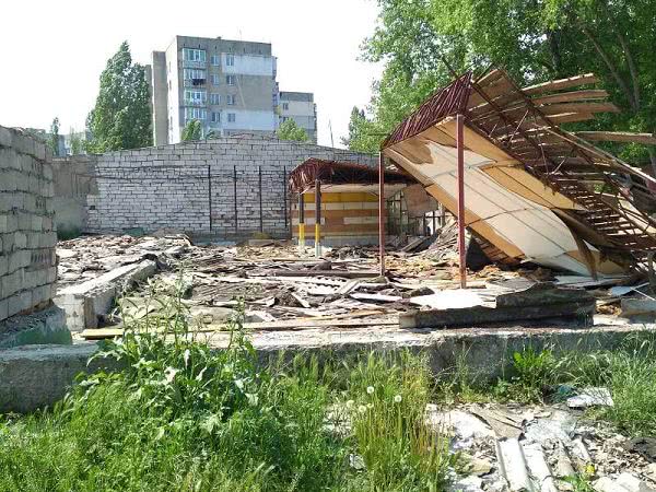 В Белгород-Днестровском неизвестные распили на металл здание бывшего универмага