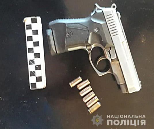 В Белгород-Днестровском районе полиция изъяла у местного жителя пистолет, который был куплен в Интернете
