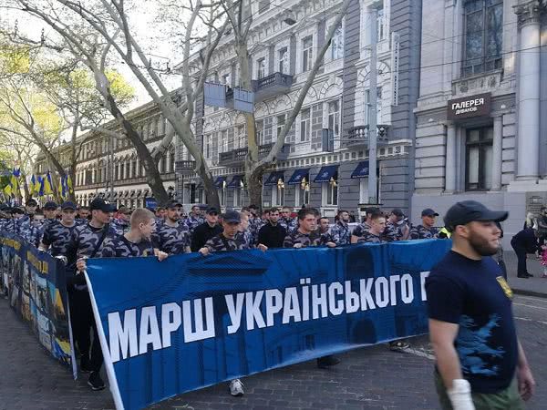 В пятую годовщину майской трагедии радикалы устроили победное шествие в Одессе