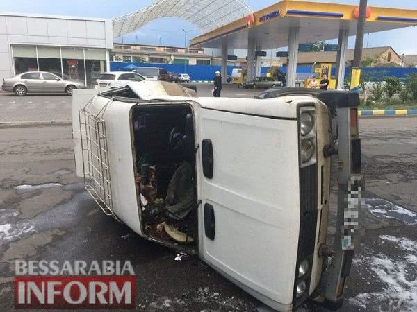 ДТП в Аккермане: "Жигули", не пропустившее "Daewoo", перевернуло на бок от удара