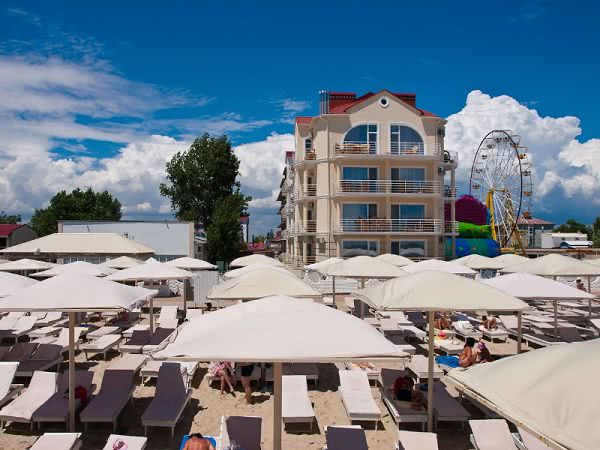 Семейный отель "Ruta Family Club Hotel" в Затоке получил наивысший сертификат качества пляжей "Голубой флаг"