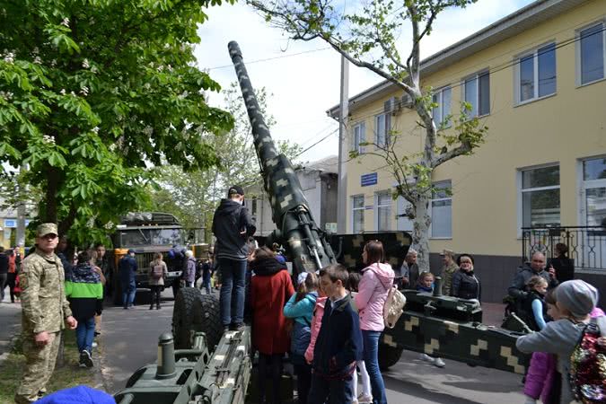 Живой коридор, митинг-реквием, выставка и праздничный концерт: в Белгород-Днестровском отметили День Победы