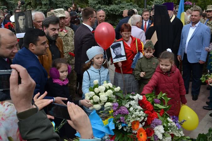 Живой коридор, митинг-реквием, выставка и праздничный концерт: в Белгород-Днестровском отметили День Победы