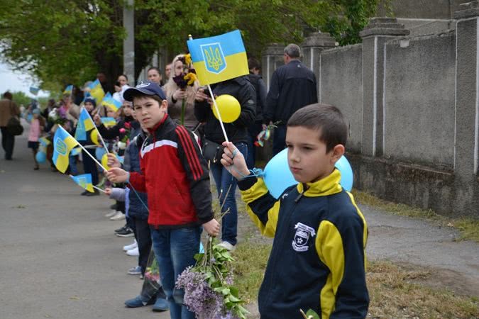 Живой коридор, митинг-реквием, выставка и праздничный концерт: в Белгород-Днестровском отметили День Победы