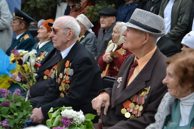 Живой коридор, митинг-реквием, выставка и праздничный концерт: в Белгород-Днестровском отметили День Победы