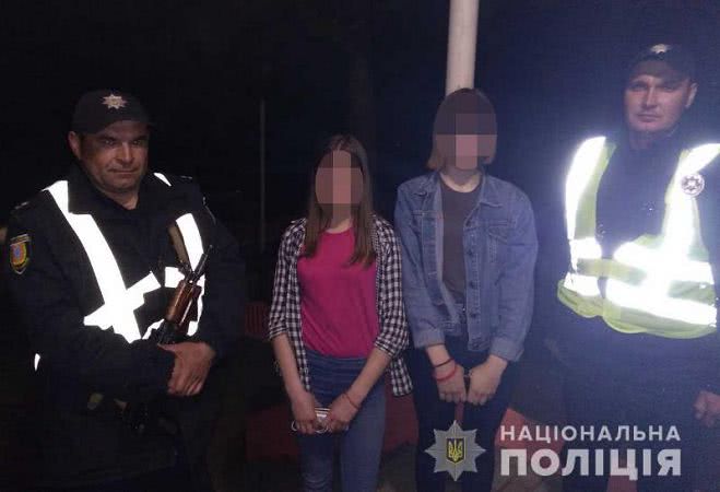 Тарутинские полицейские нашли двух несовершеннолетних беглянок, которые попуткой пытались уехать в Одессу