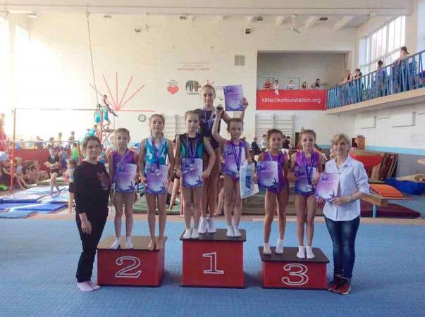 Гимнастки из Одессы получили семь медалей на всеукраинском чемпионате